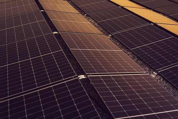 Panneau solaire photovoltaïque : découvrez ses nombreux avantages
